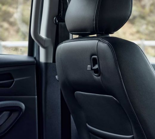 Peugeot Landtrek interior 1 ua