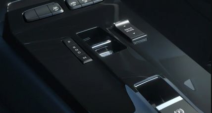 Opel Mokka-e interior 2 ua