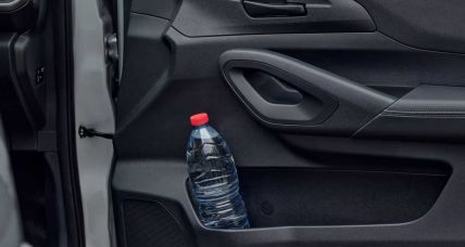 Peugeot Landtrek interior 3 ua