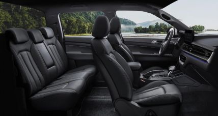 KGM (SsangYong) Musso Grand interior 3 ua