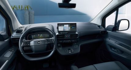 Opel Combo Cargo interior 2 ua