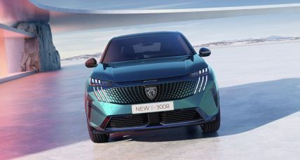 Peugeot e-3008 exterior 2 ua