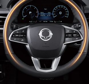 KGM (SsangYong) Musso Grand interior 5 ua