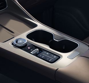 Chery Tiggo 8 PLUG-IN HYBRID interior 6 ua