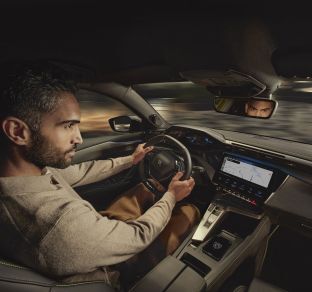 Новий Peugeot 408 interior 4
