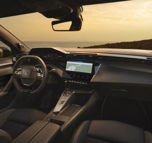 Новий Peugeot 408 interior 5