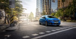 PEUGEOT 308 с цифровым салоном Peugeot i-Cockpit