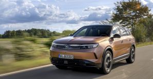 Презентация нового Opel Grandland: автомобили уже в наличии в салоне!