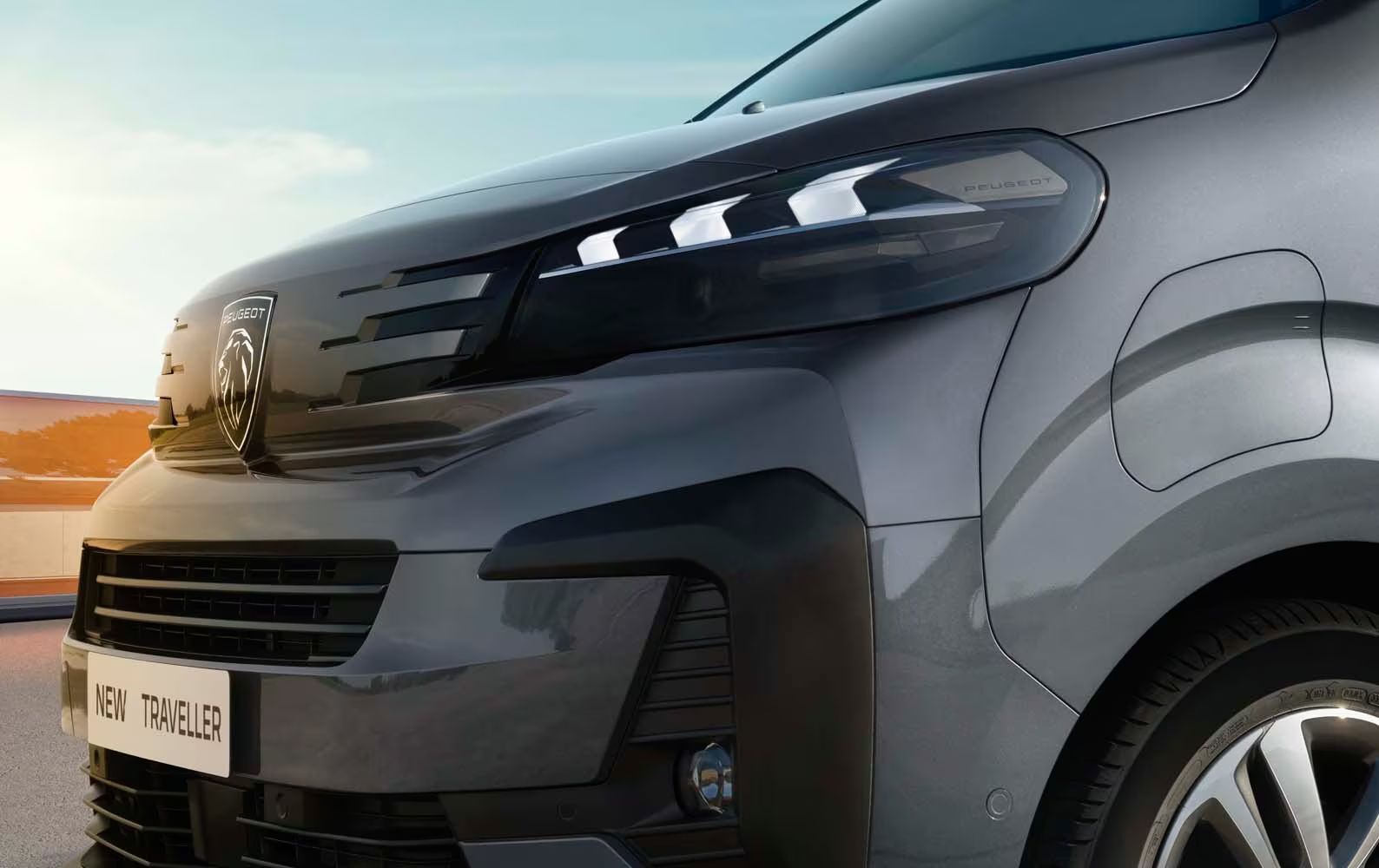 Новий мінівен PEUGEOT TRAVELLER