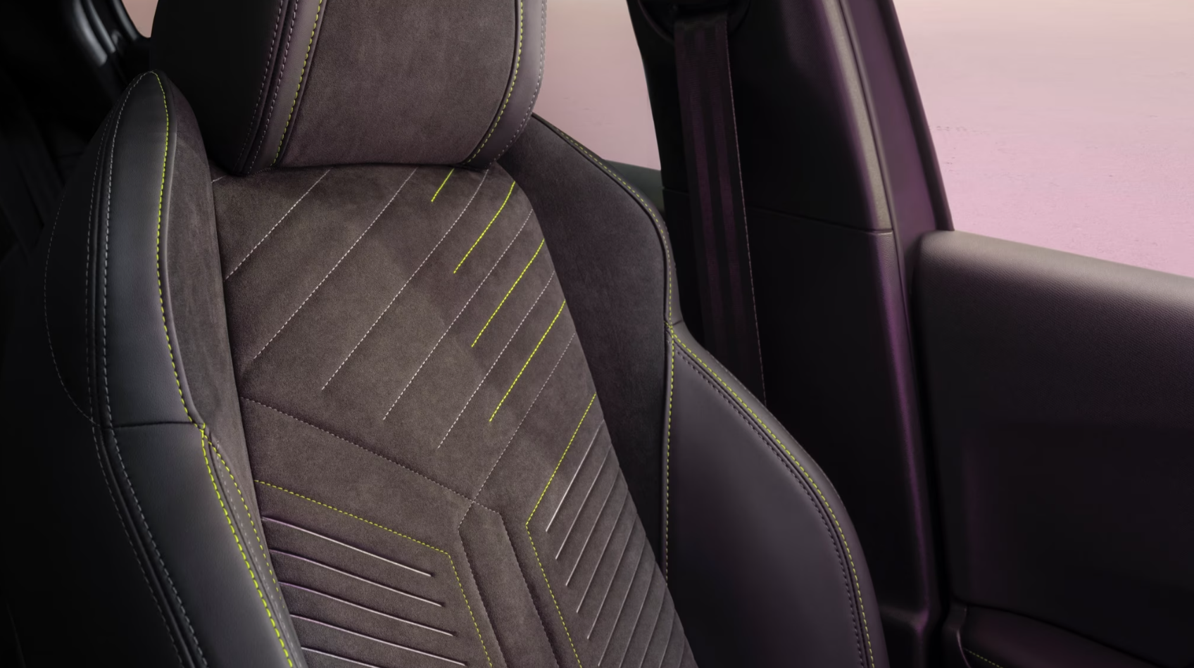 Новий Peugeot 2008 (Пежо 2008) інтер’єр салону