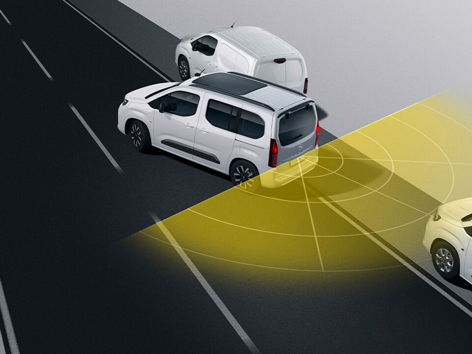 Новий Опель Комбо камера заднього огляду