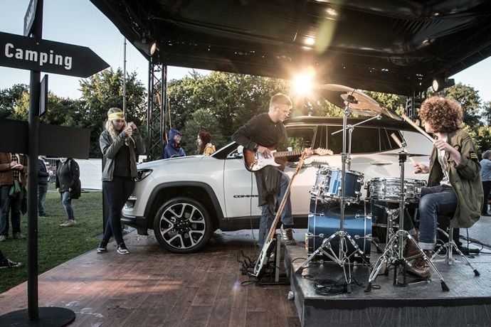 jeep rolling stones