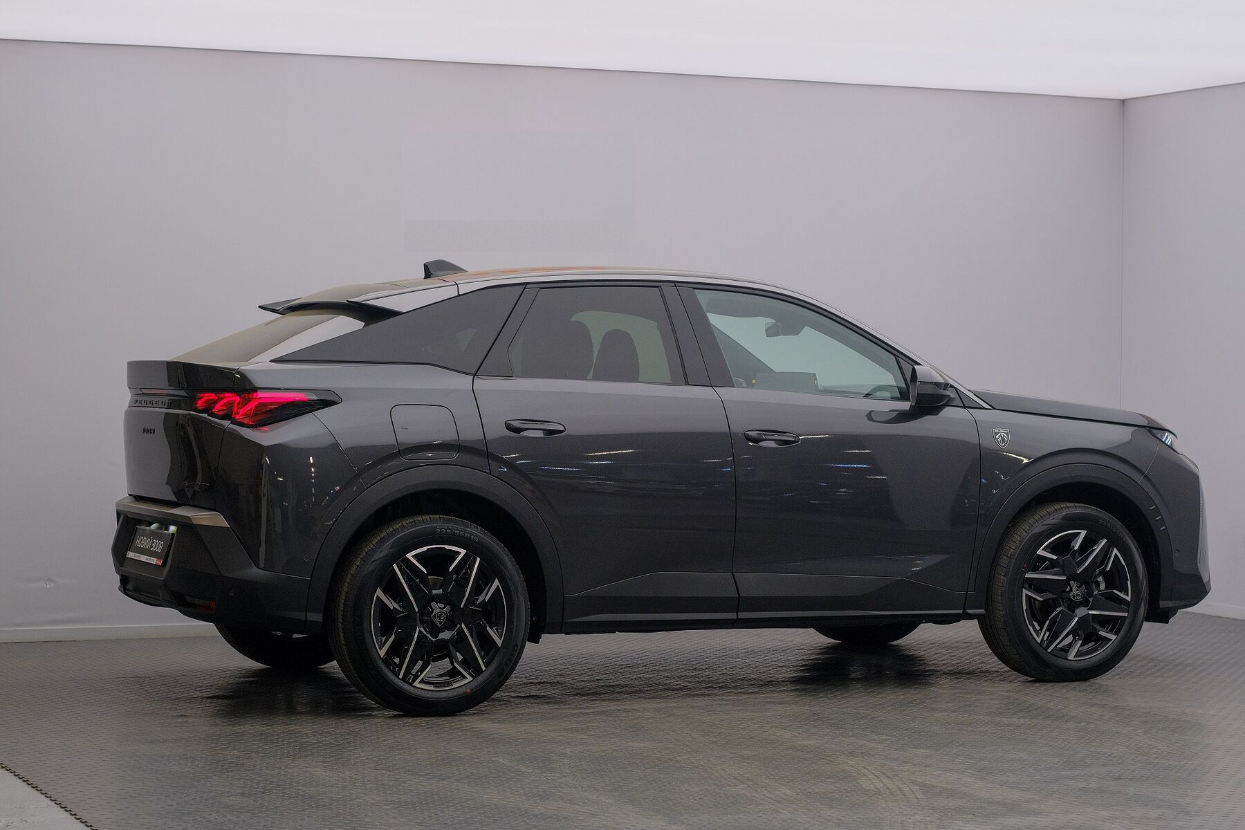 Новый Peugeot 3008 (Пежо 3008) в наличии в салоне в Киеве