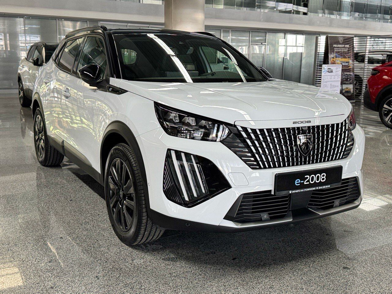 Новый электрический Peugeot e2008 (Пежо е2008) в наличии