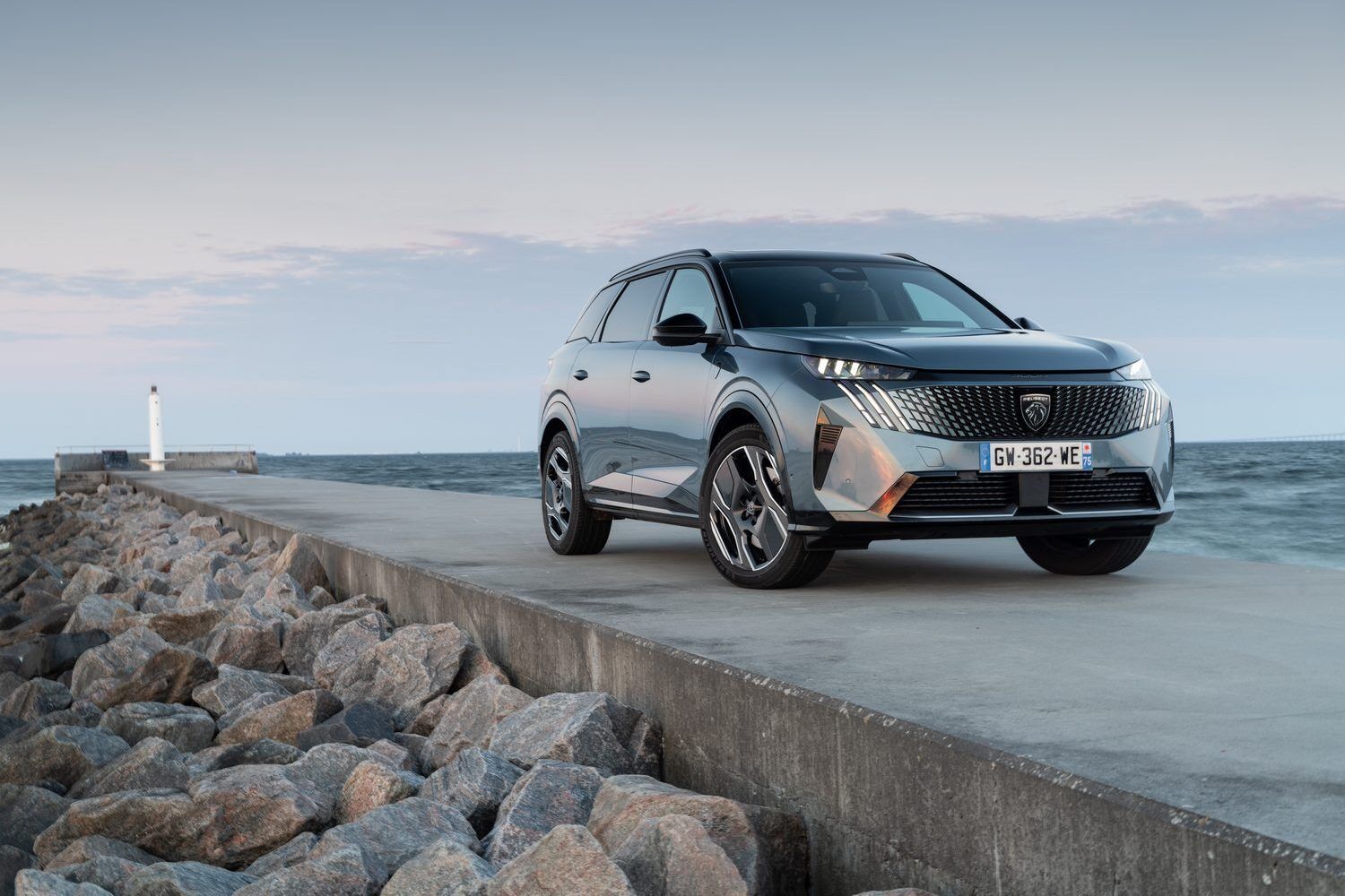 Новий Peugeot Пежо 5008