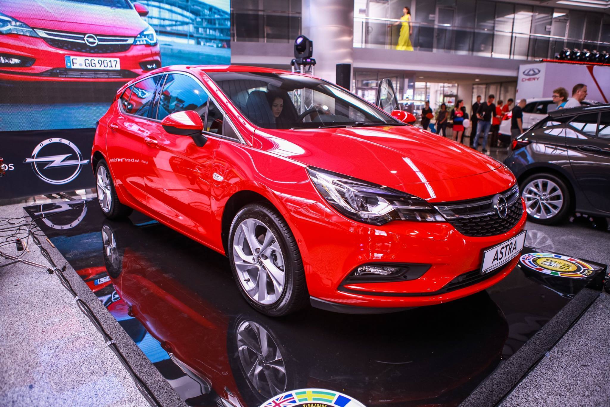 «Автоцентр на Столичном» презентовал Автомобиль года в Европе 2016 + ВИДЕО