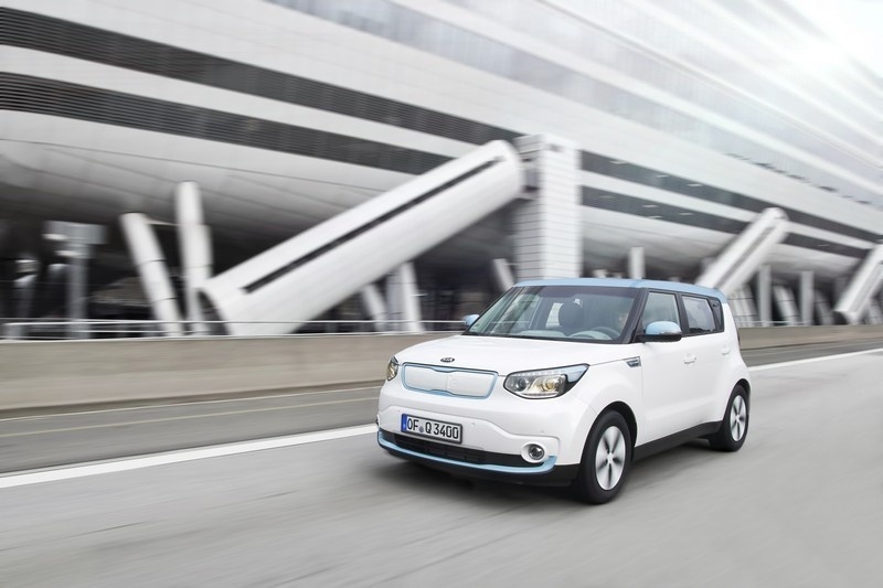 Kia Soul EV продемонстрировали во время выставки Plug-In Ukraine 2016