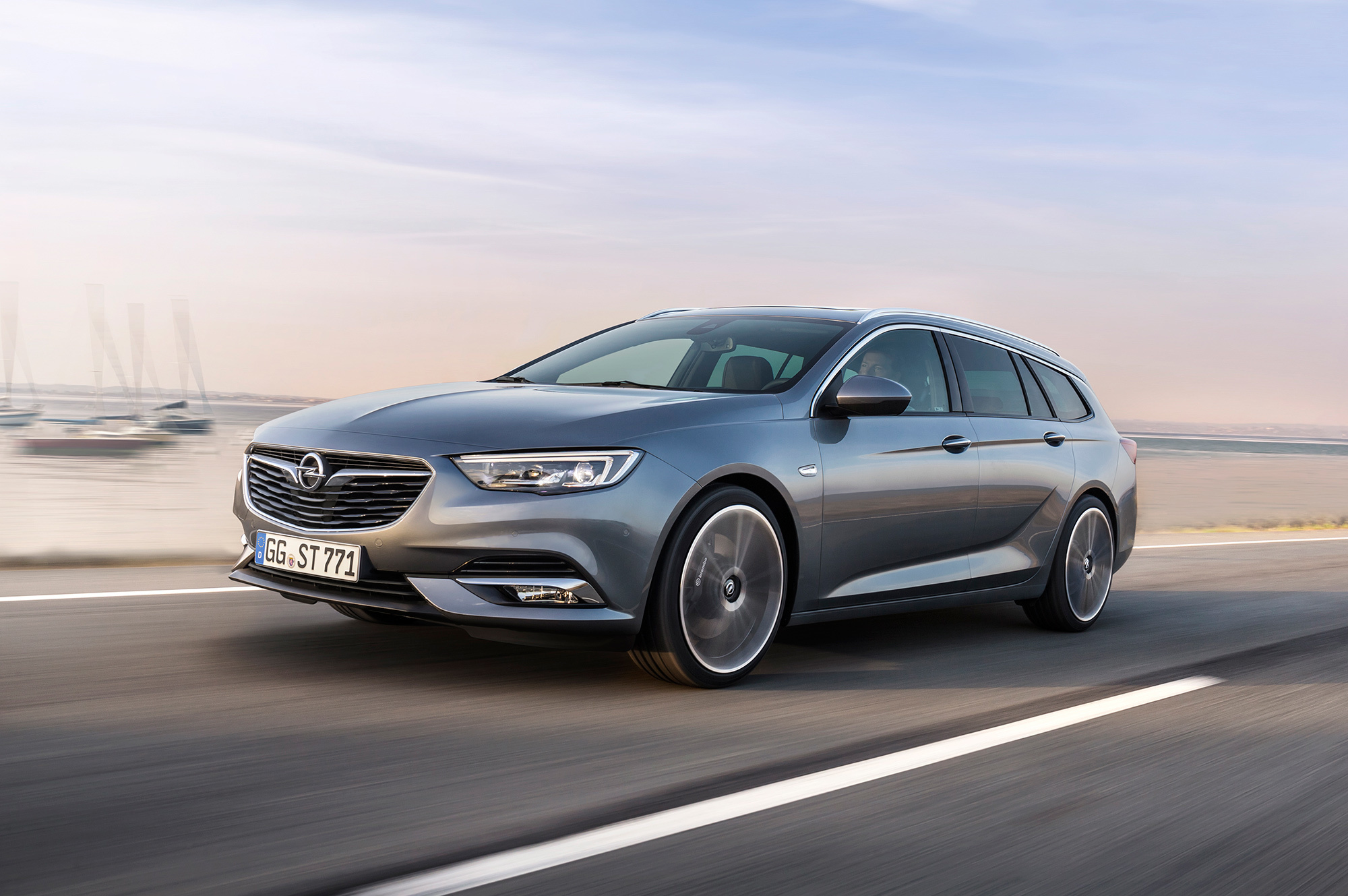 Чого очікувати від нового седана і універсала Opel Insignia?