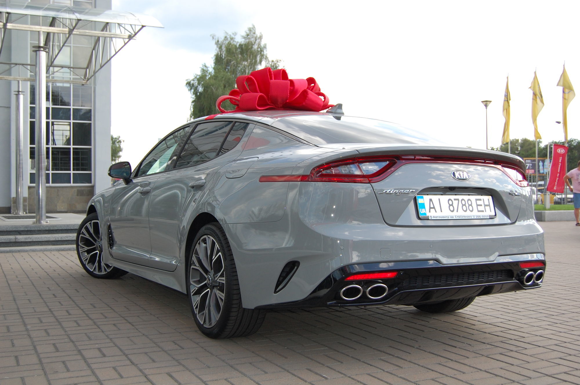 Продан первый KIA Stinger!