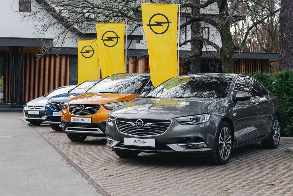 Бренд OPEL в Україні заявляє про відновлення роботи автосалонів