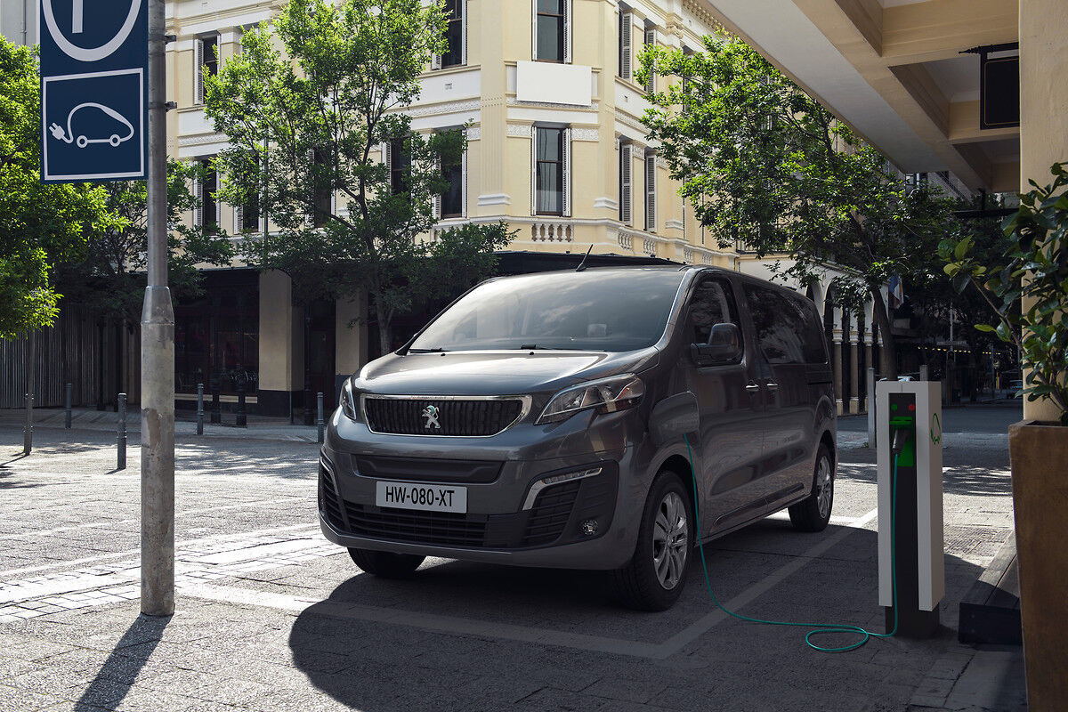 PEUGEOT e-TRAVELLER – новый уровень путешествий