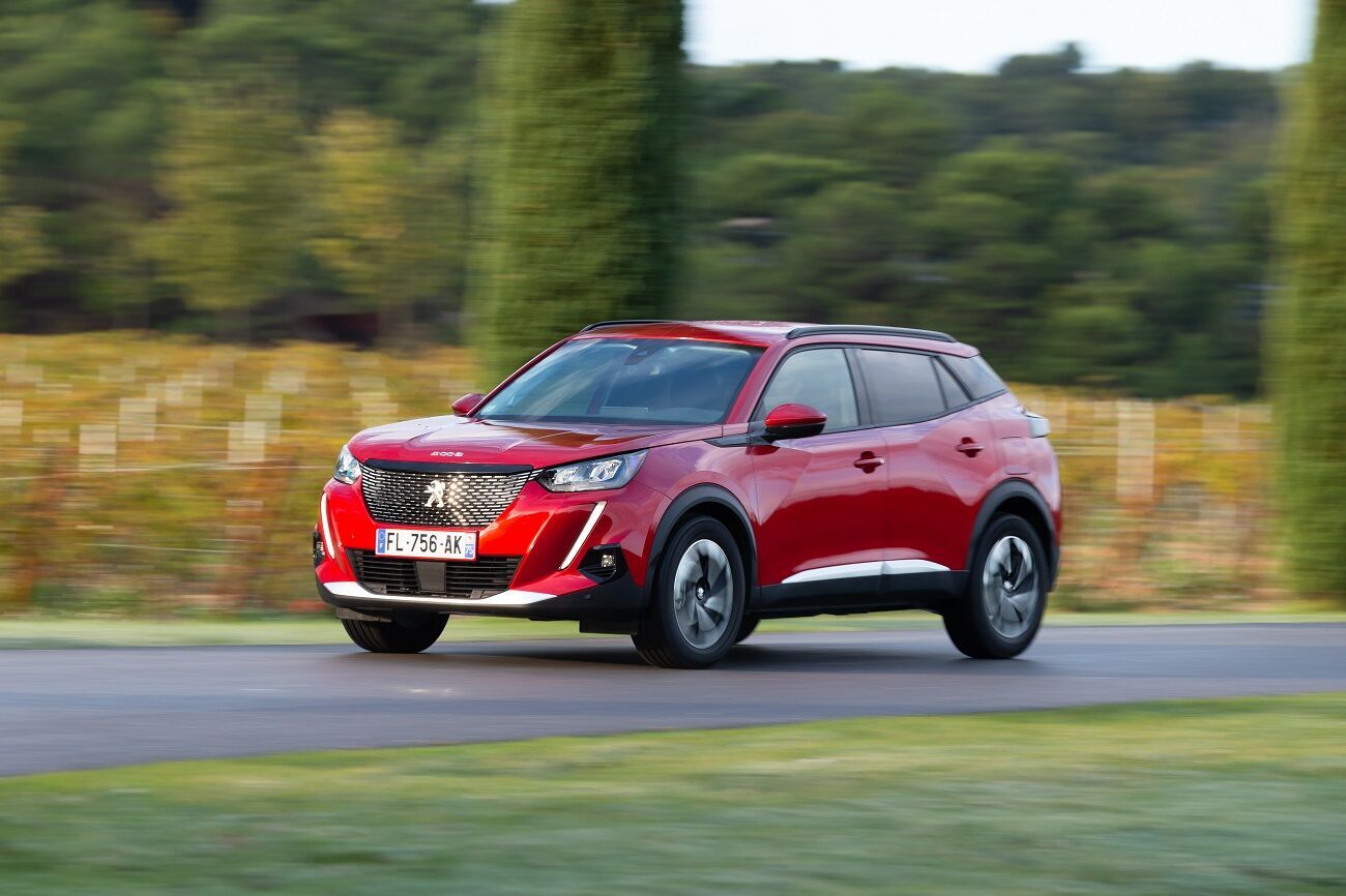 Новый PEUGEOT 2008 теперь и с МКПП – выбор только за вами