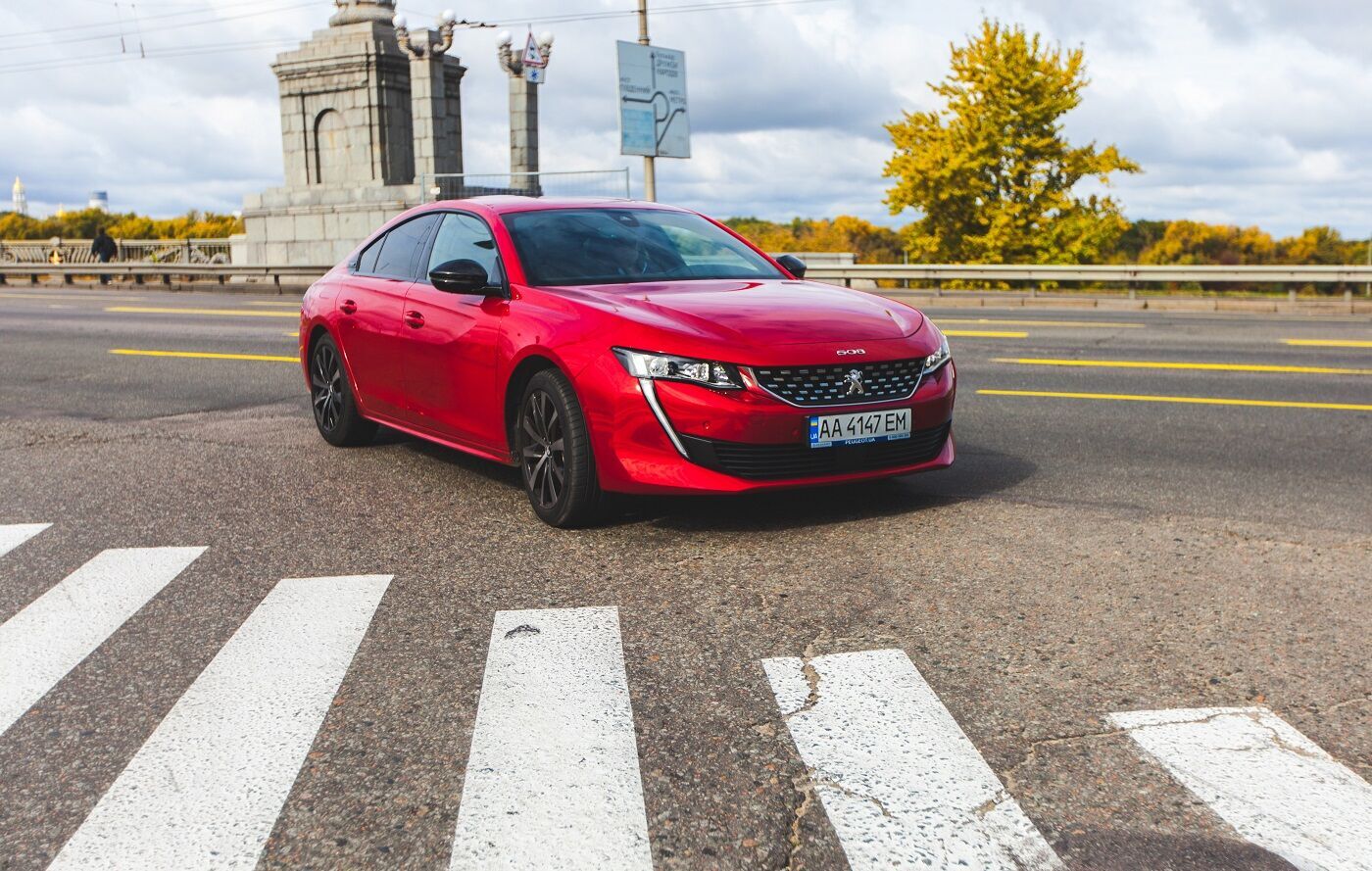 Перезагрузка PEUGEOT 508 новым бензиновым двигателем: уверенный шаг к званию “Автомобиль года в Украине 2020”