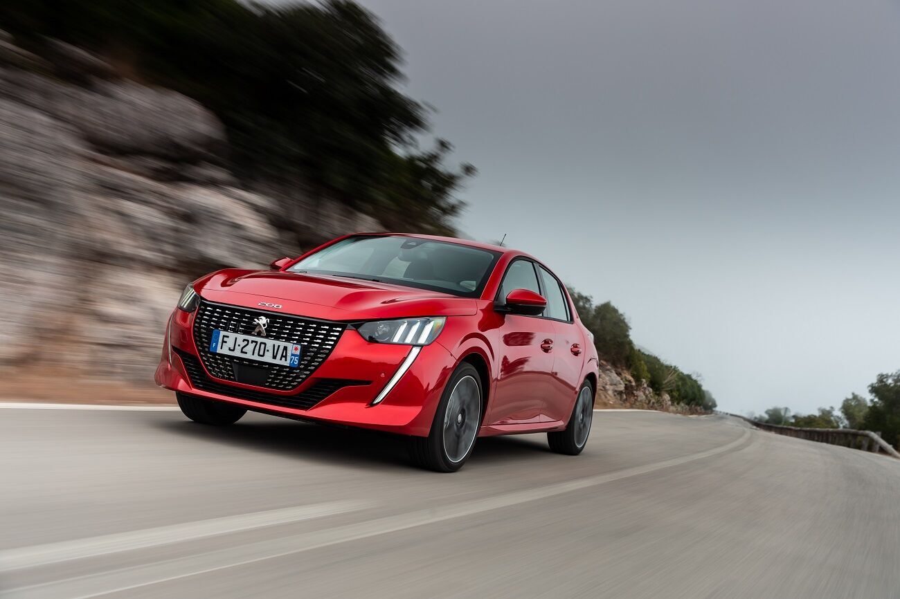 Стали известны цены на новый PEUGEOT 208 – компактный и стильный хэтчбек