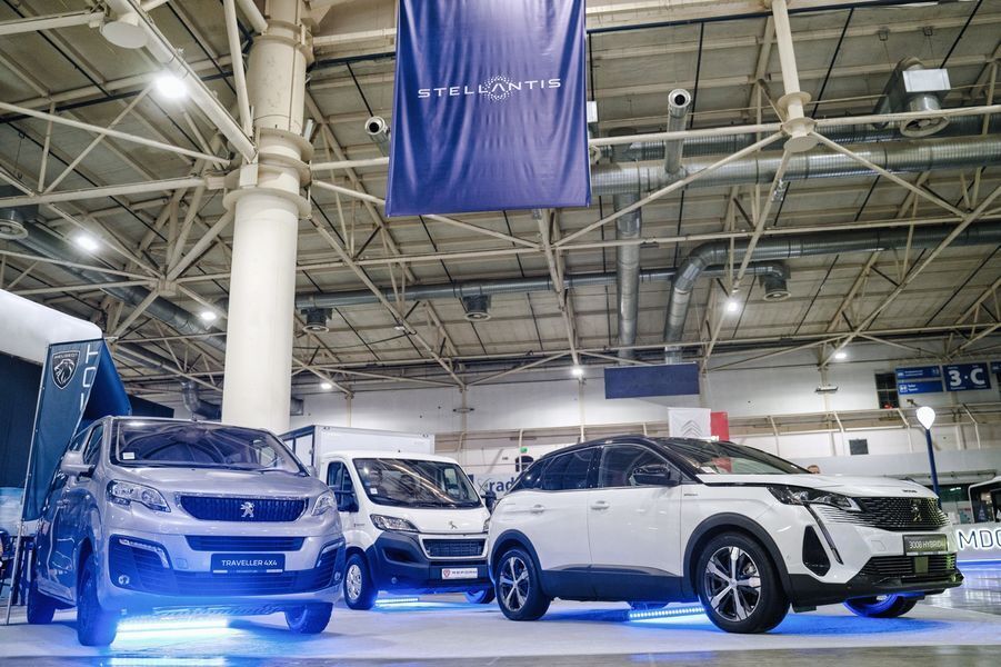 Концерн Stellantis на выставке Агро 2021: единый огромный стенд и 14 автомобилей на любой вкус и под любые запросы!