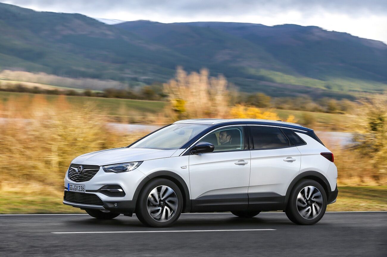 Подарок от Opel: к 30-летнему юбилею Украины – 30 кроссоверов с выгодой 30 тыс. грн!
