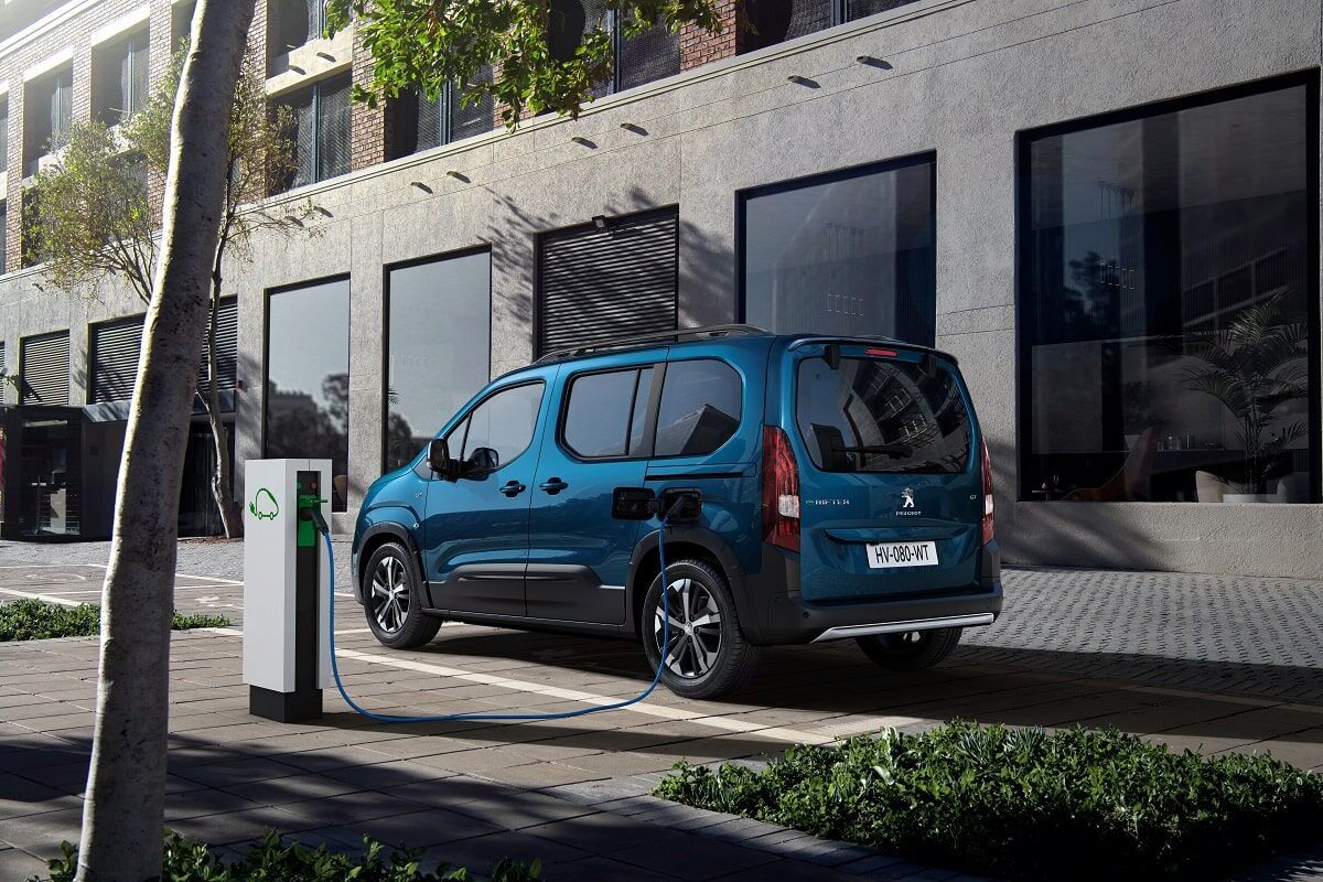 Электрический минивэн PEUGEOT e-RIFTER в Украине – уже скоро!