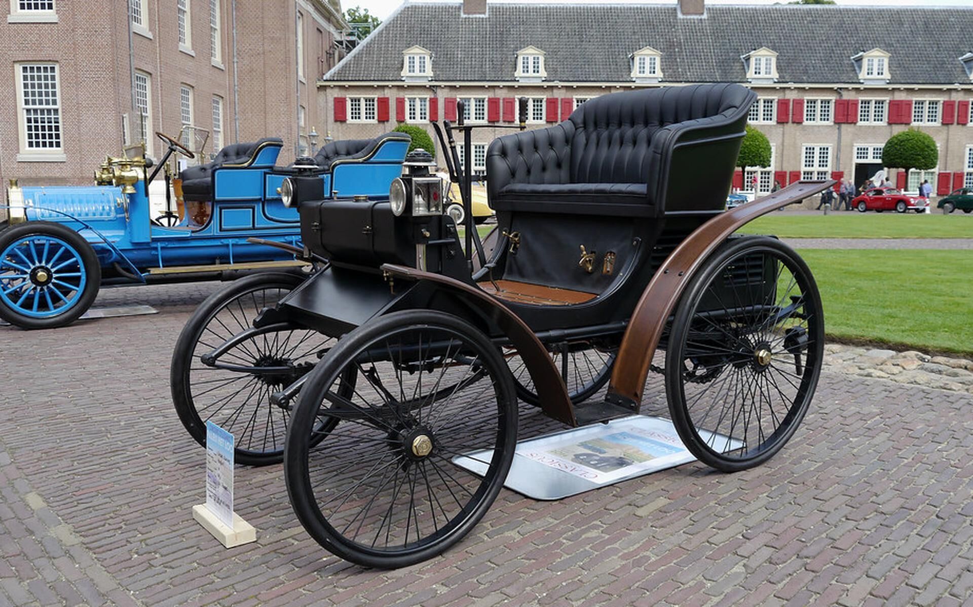 Первый автомобиль PEUGEOT появился в Украине в 1896 году