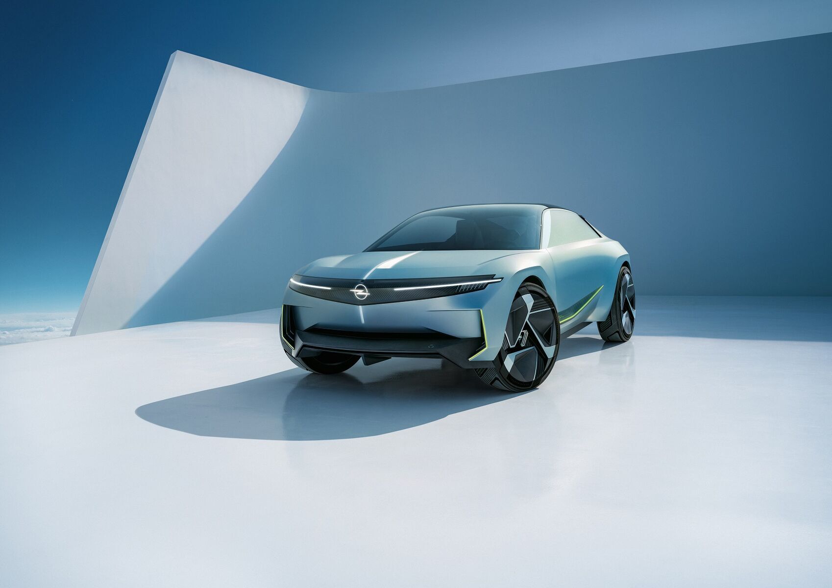 Концепт-кар Opel Experimental демонструє нове втілення майбутнього німецького Бренду
