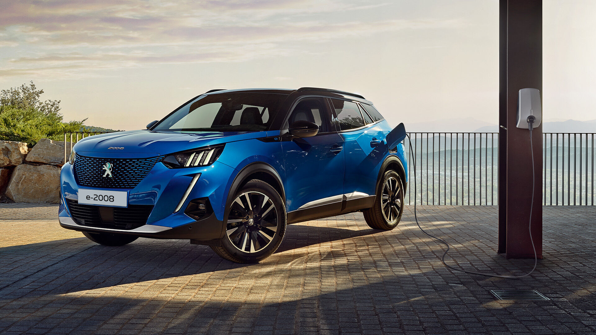На электромобили PEUGEOT e-2008 и PEUGEOT e-Rifter снижена стоимость