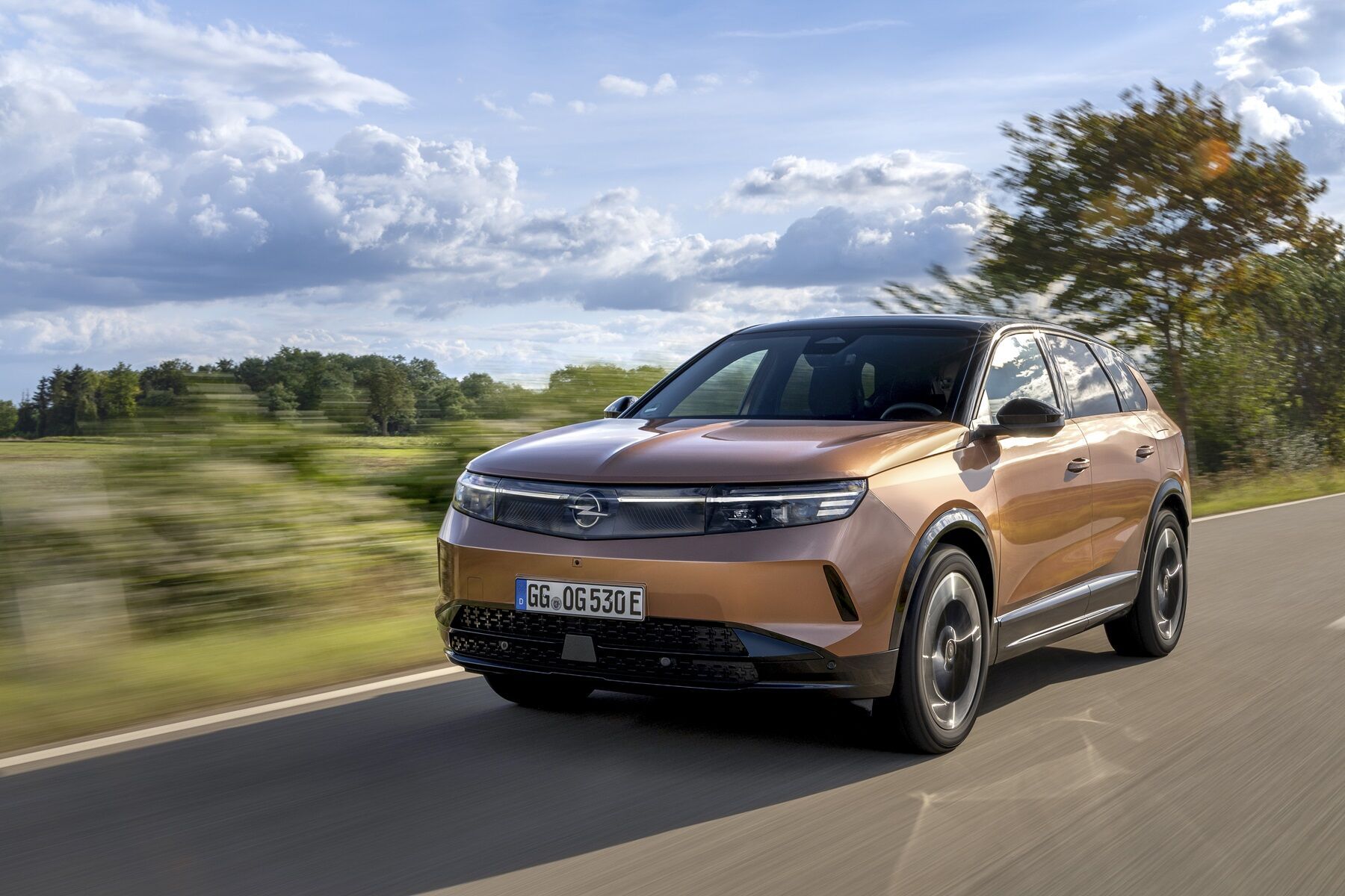 Презентация нового Opel Grandland: автомобили уже в наличии в салоне!